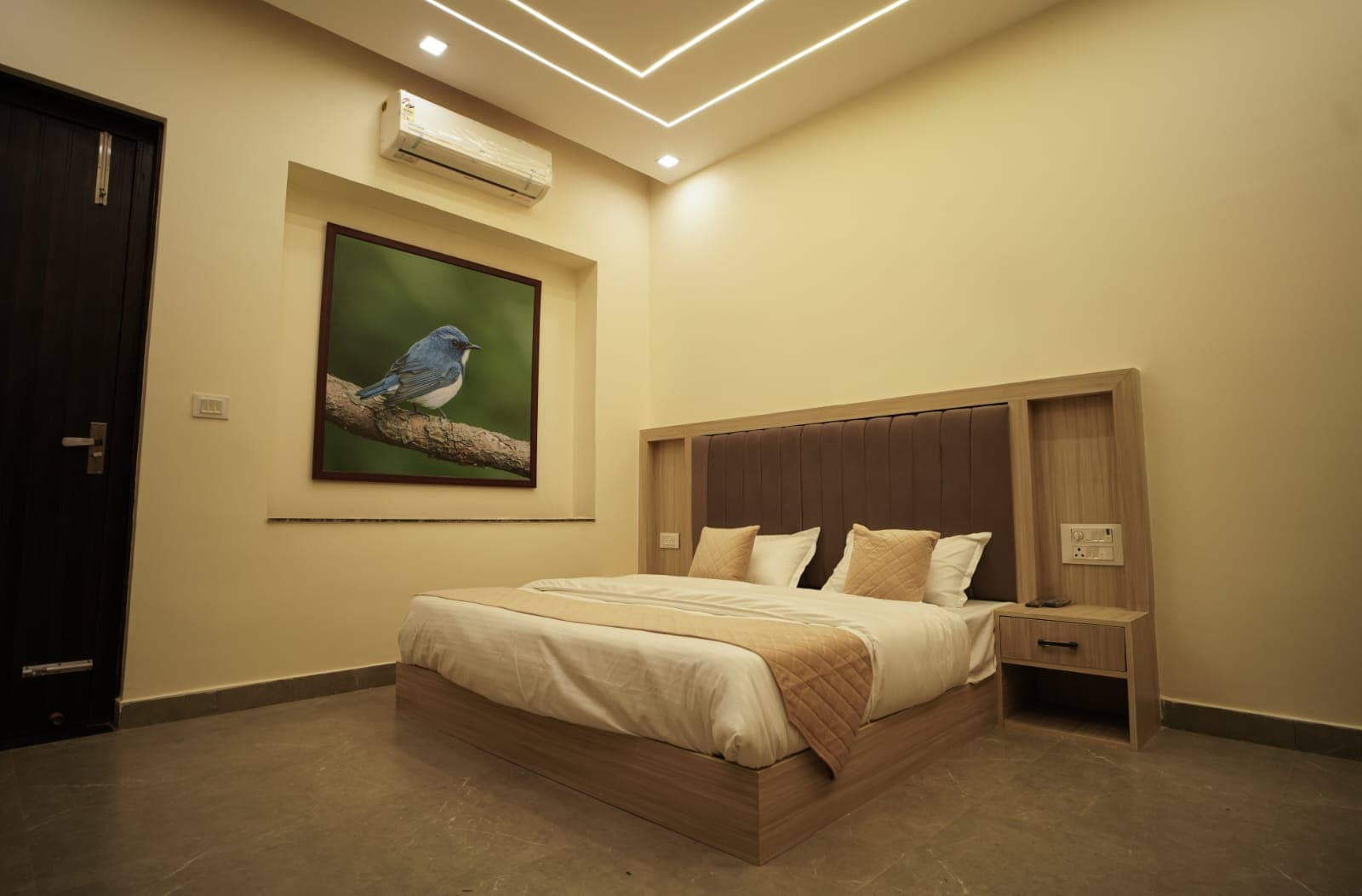 Lawn View Deluxe Room